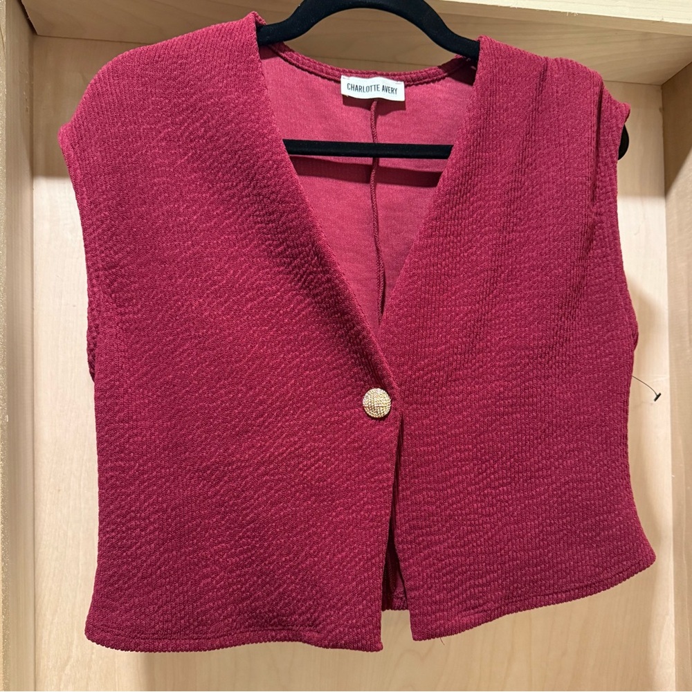 Charlotte Avery Red Sleeveless Cropped Cardigan With Gold Button Size S/M